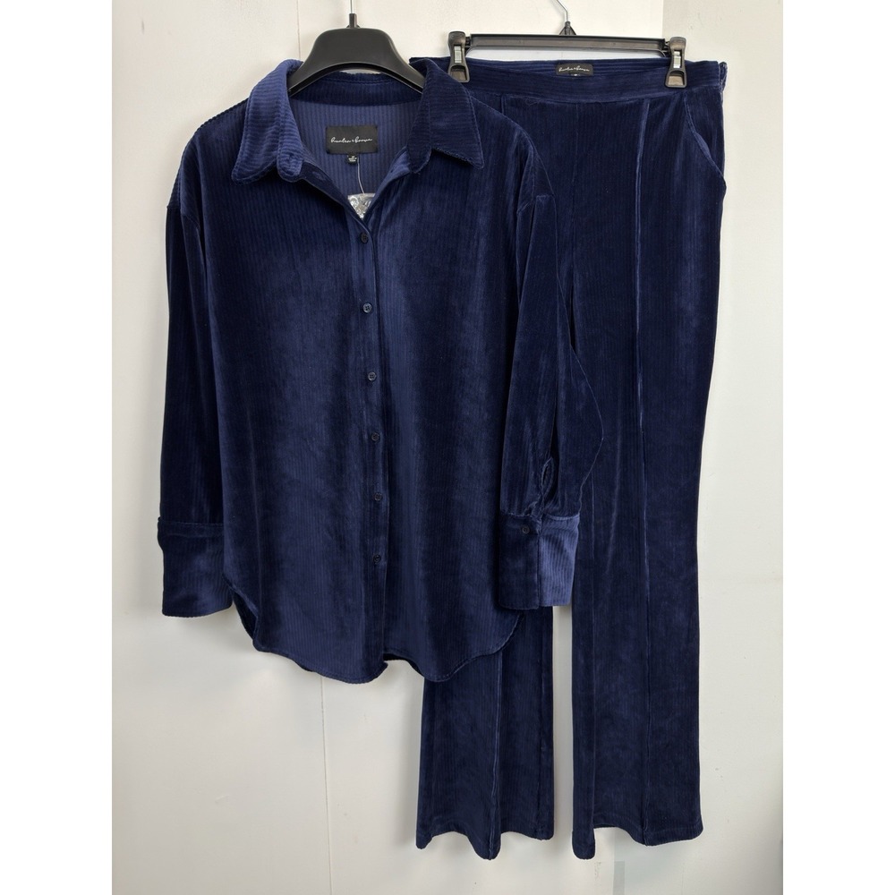 Hunter & Brown Women's M Navy Velvet Top With Pants Flare Leg 2-Pc Set Velour